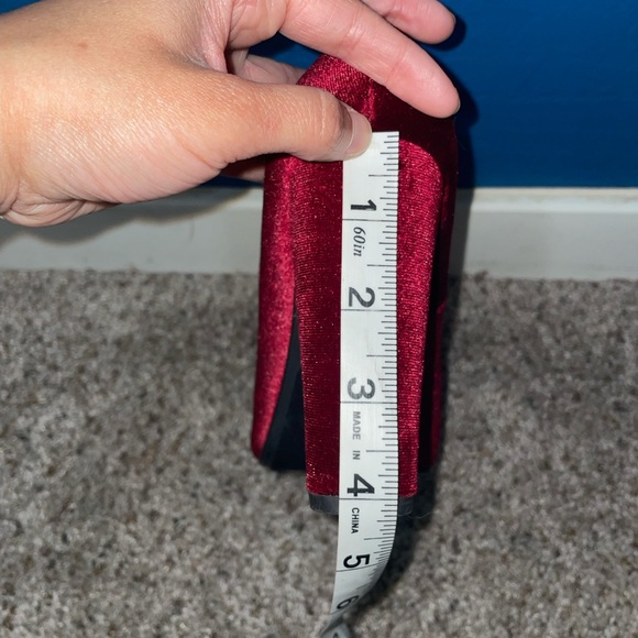 Red velvet heels - Picture 3 of 5